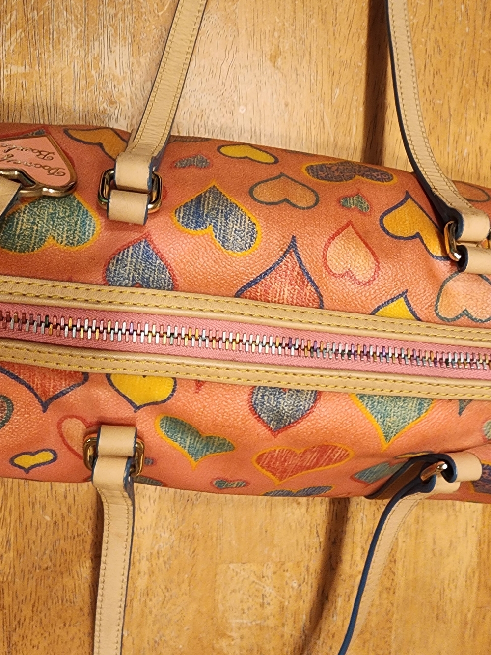 vintage Y2K Dooney & Bourke multicolor crayon hearts barrel bag - Picture 7 of 16